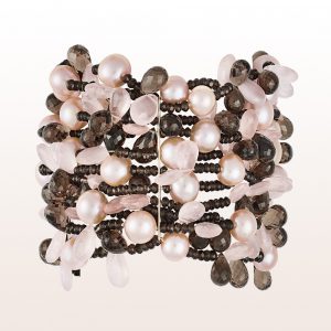 Bracelet with smoky quartz, pearls, rose quartz and an 18kt yellow gold clasp