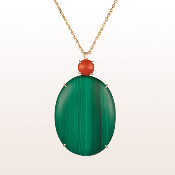 Pendant with malachite and coral on a necklace in 18kt yellow gold