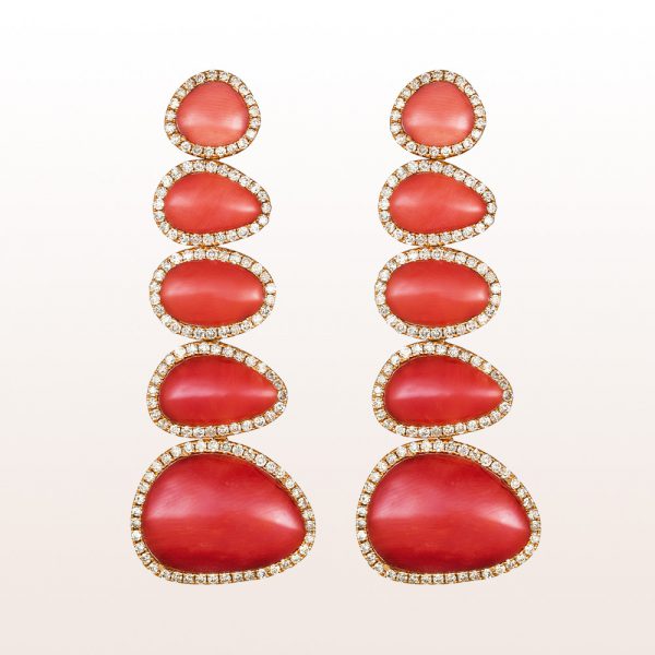 Earrings with coral and brilliants  2,57ct in 18kt yellow gold