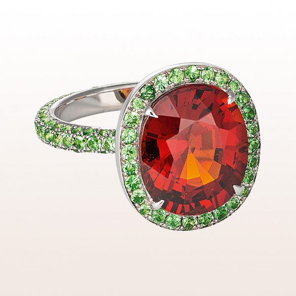 Ring with mali-garnet 8,12ct and tsavorite 1,75ct in 18kt white gold