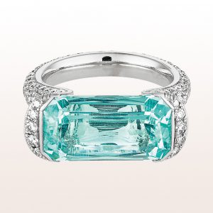 Ring with aquamarine 8,24ct and brilliant cut diamonds 2,08ct in 18kt white gold