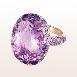 Ring with amethyst 11,09ct, amethysts 0,65ct and brilliant cut diamonds 0,14ct in 18kt rose gold