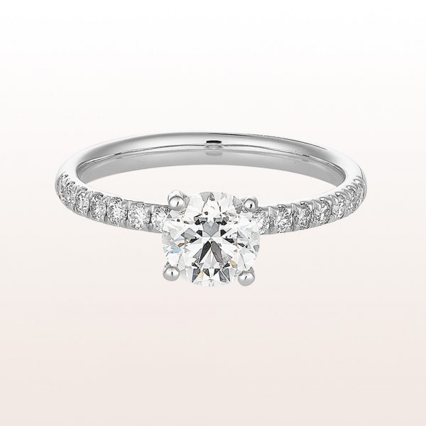 Ring with brilliant cut diamond 1,00ct and brilliant cut diamonds 0,25ct in 18kt white gold