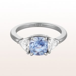 Ring with light-blue sapphire 1,89ct and triangle-diamonds 0,74ct in 18kt white gold