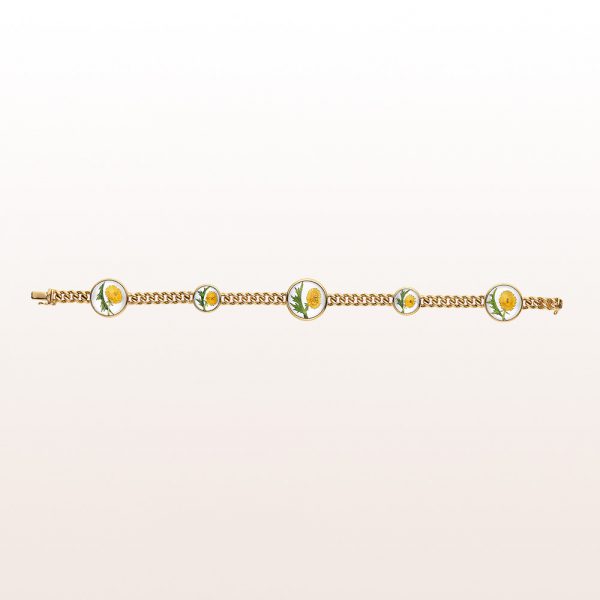 Bracelet with engraved crystal quartz and mother of pearls in 18kt yellow gold