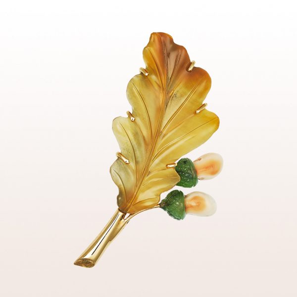 Brooch "Blatt" (engl. leaf) with carnelian, jade and grandln in 14kt yellow gold