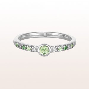 Rind with tsavorite 0,19ct and brilliants 0,04ct in 18kt white gold