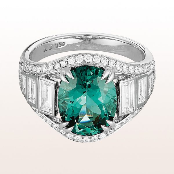 Ring with green tourmaline 3,54ct and diamonds 0,96ct in 18kt white gold