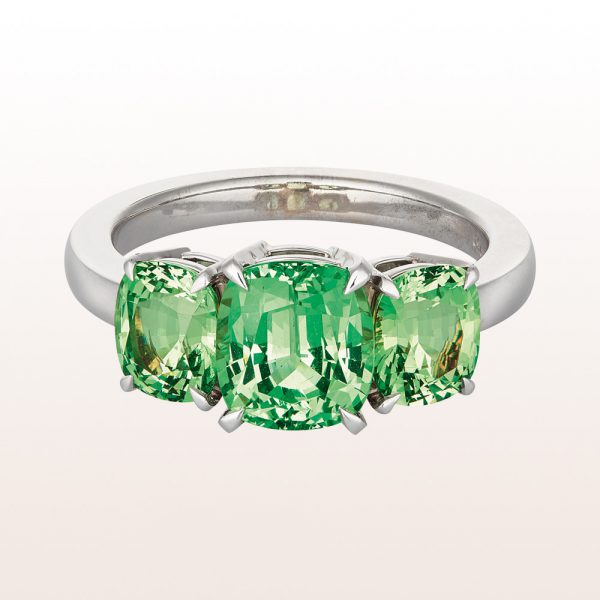 Ring with tsavorite 4,45ct in 18kt white gold