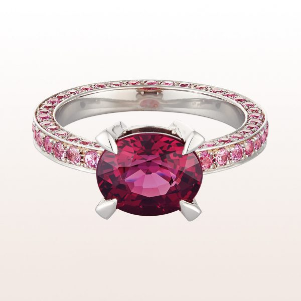 Ring with rhodolite 3,76ct and pink sapphire 1,80ct in 18kt white gold 