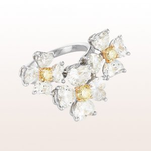 Ring with yellow and white diamonds 7,23ct in 18kt white gold