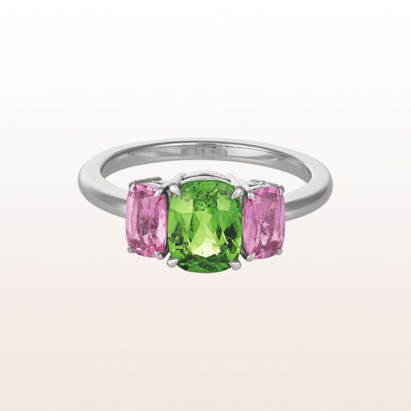 Ring mit Tsavorit 1,41 ct und rosa Turmalinen 1,42 ct in 18kt Weißgold.
