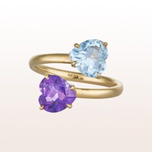 Ring "Toi et Moi" with violet amethyst 1.67ct and blue topaz 2.32ct in 18kt yellow gold.