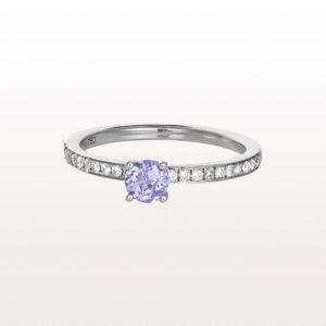 Ring with tanzanite 0,40ct and diamonds o,16ct in 18kt white gold.